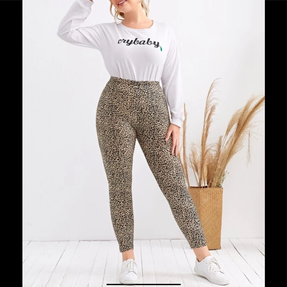 PLUS SIZE LEOPARD 🐆 PRINT LEGGINGS - Picture 5 of 6